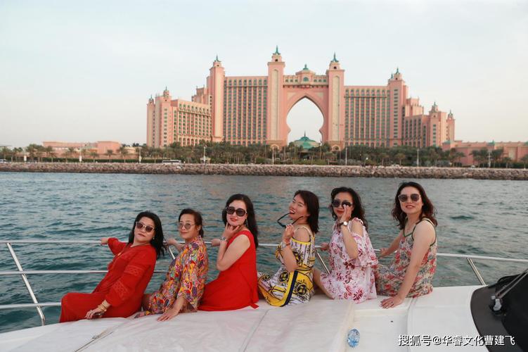 如果還是在傳統行業,在工廠打工,或者開個小店,可能一輩子也沒有機會